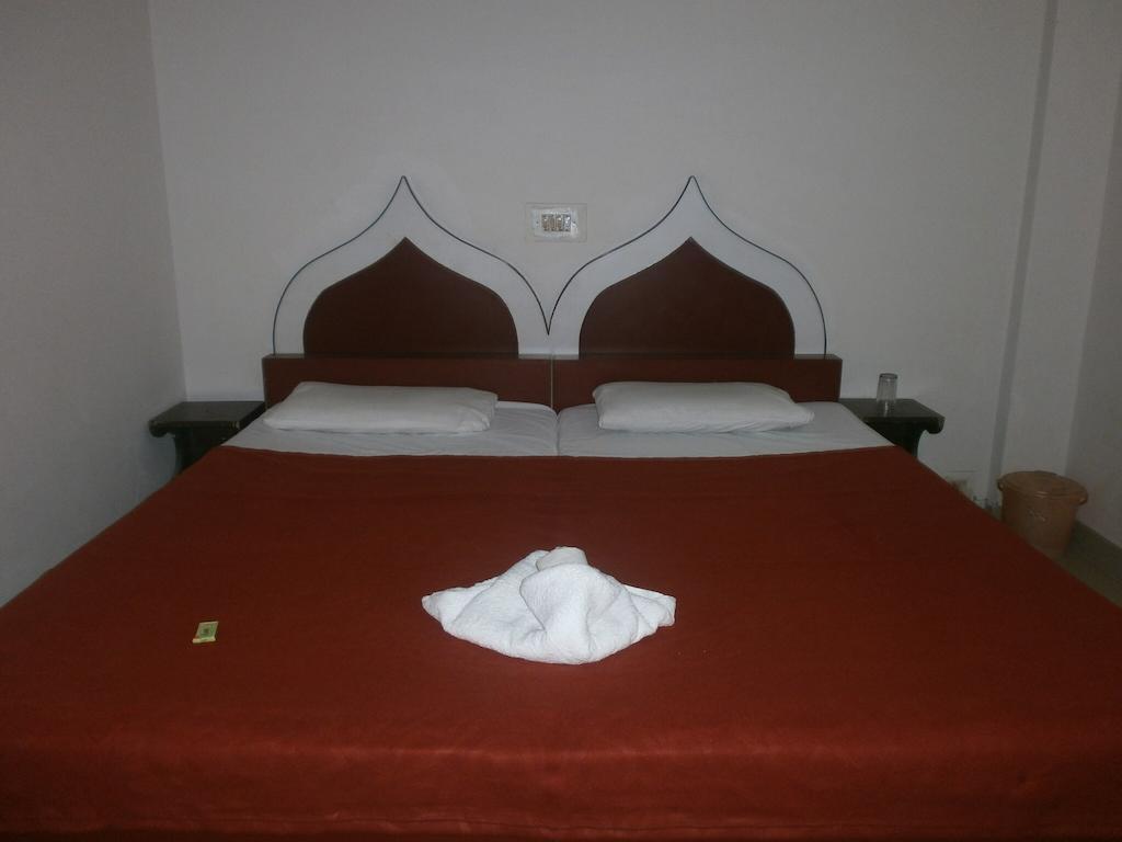 Hotel Safari Agra  Zimmer foto