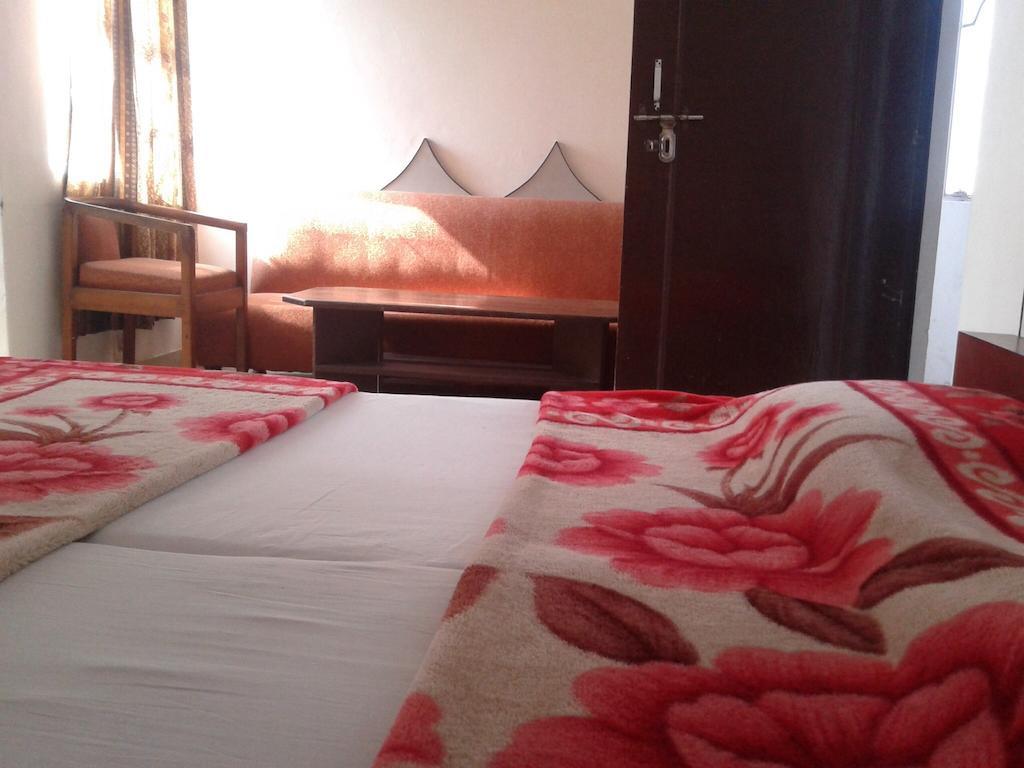 Hotel Safari Agra  Zimmer foto